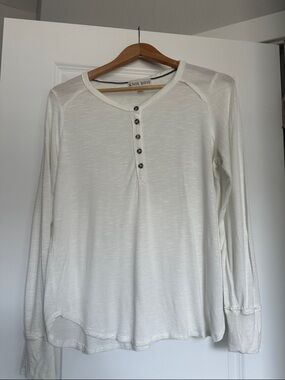 Knox Rose Women's Creamy White Long Sleeve Henley Size M